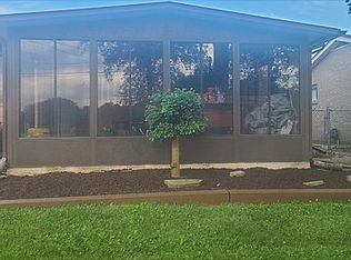 299 Ruff Dr, Monroe, MI 48162