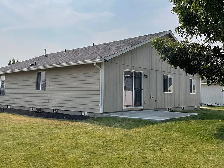 1900 Leanne Ave — Photo 3