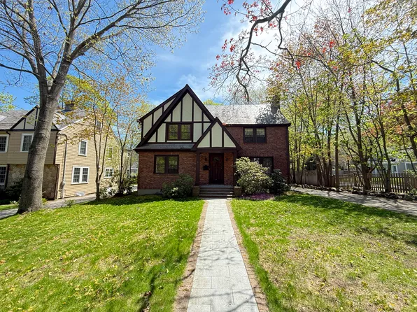 48 Acacia Ave, Chestnut Hill, MA 02467
