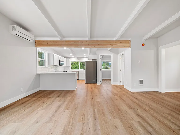 920 W 20th Ave — Photo 7