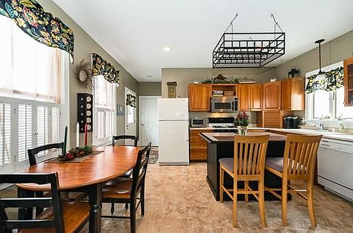 5th image of 12 Sparhawk St #A
