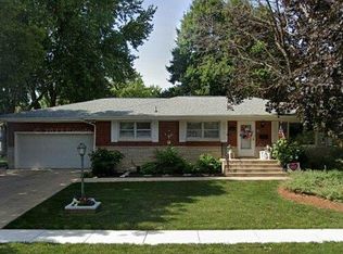 2304 Hampton Dr, Springfield, IL 62704