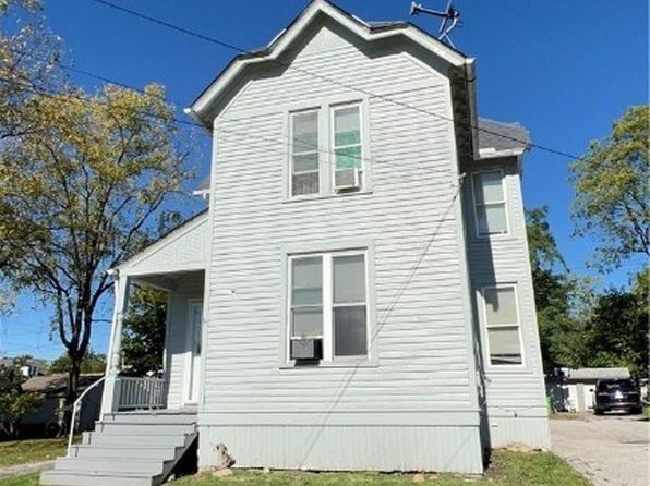 67 Woodrow Ave, Bedford, OH 44146