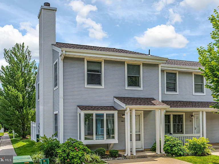191 Jonathan Dayton Ct — Photo 2