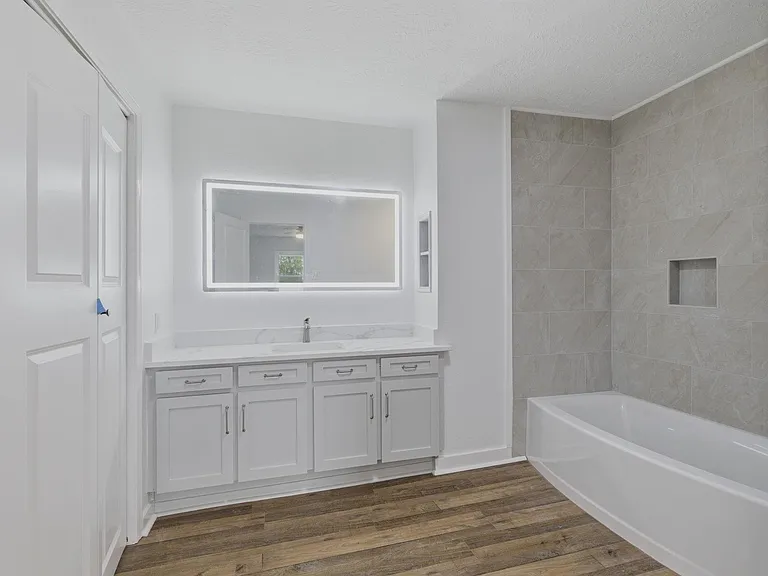 708 Alabama St — Photo 12