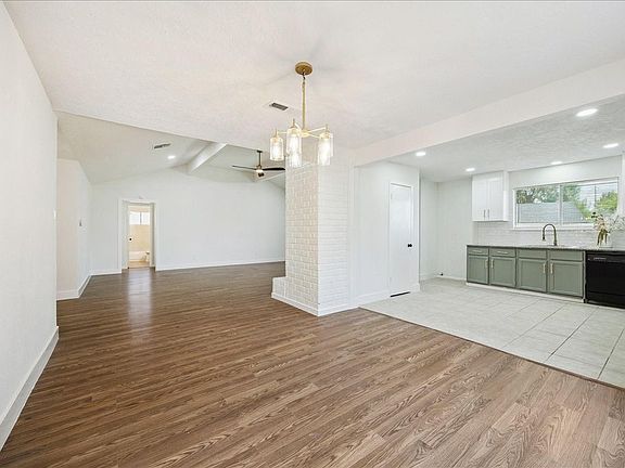 5th image of 8302 Bee Meadow Ln