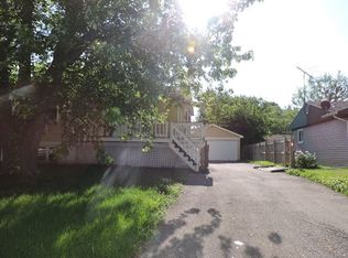 45 Hickory Dr, Carpentersville, IL