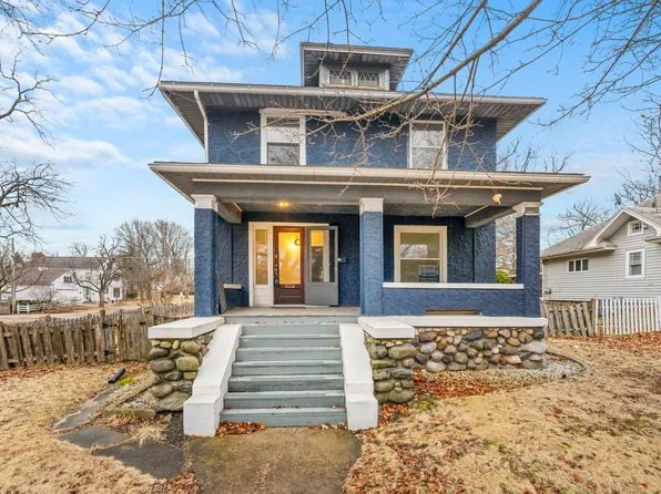 907 N Jefferson St, Harvard, IL 60033