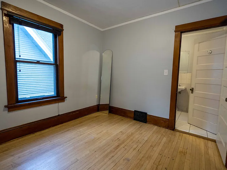 2942 N Newhall St #2942 — Photo 8