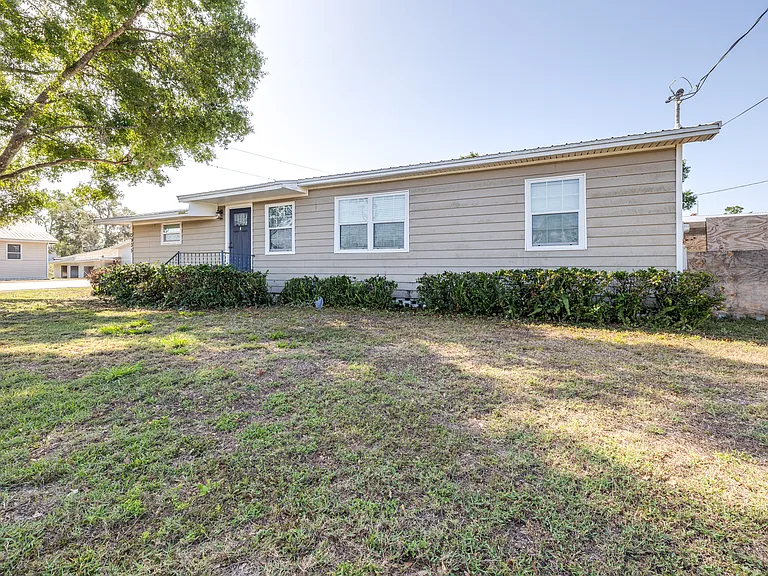 3935 Clubhouse Rd — Photo 2