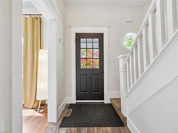 4th image of 54 Willow St