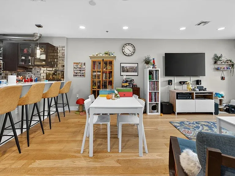 626 Grand St #1 — Photo 2