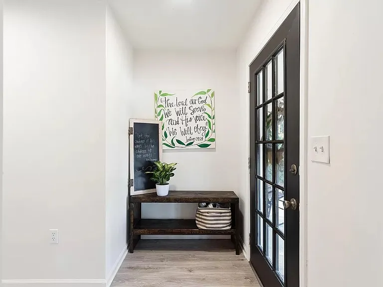62 Sharmont Dr — Photo 9