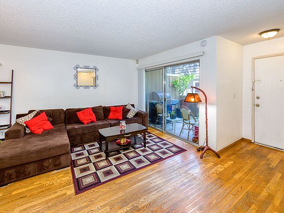3rd image of 1933 Glenoaks Blvd Unit 126