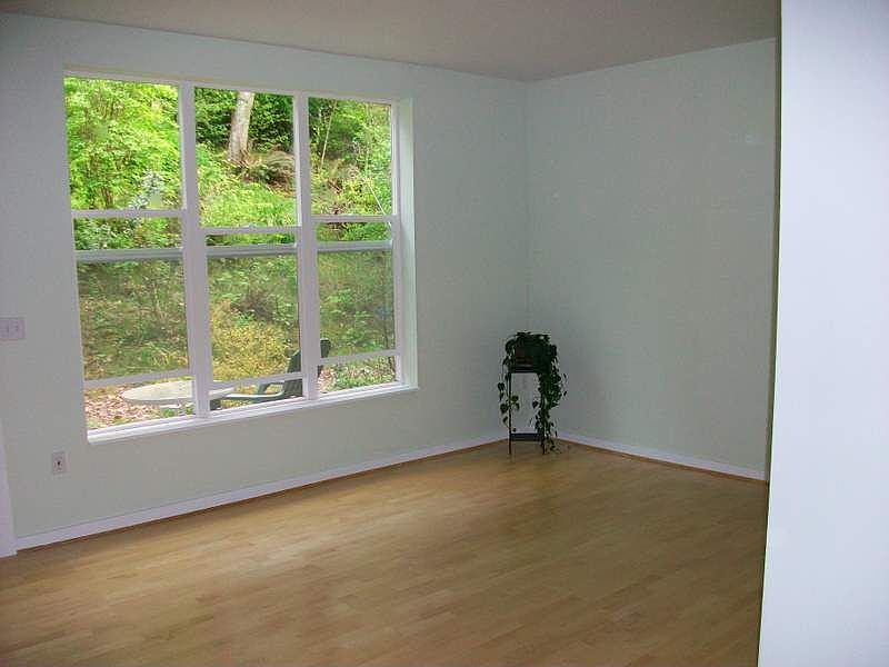 Large south facing windows make the unit light and bright