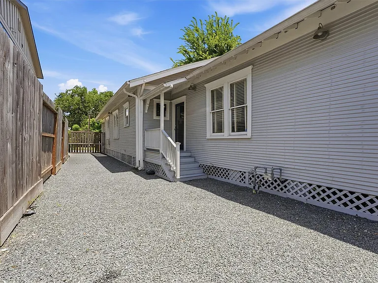 1114 Merrill St — Photo 21