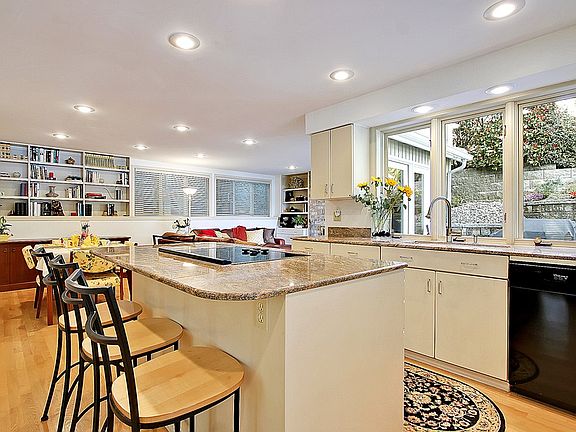 5th image of 9651 SE 61st Pl