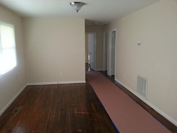 5th image of 111 Aspenwood Dr