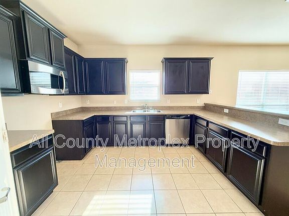 2nd image of 1225 Alder Tree Ln