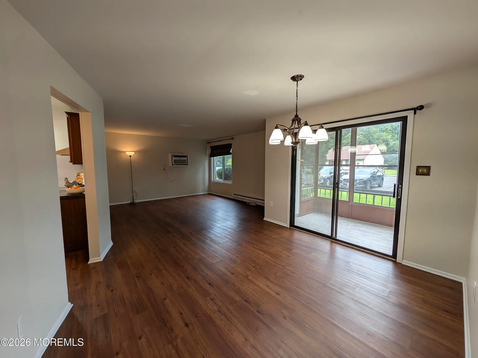 2 bed, 1130 sqft, $2,100 — Photo 3
