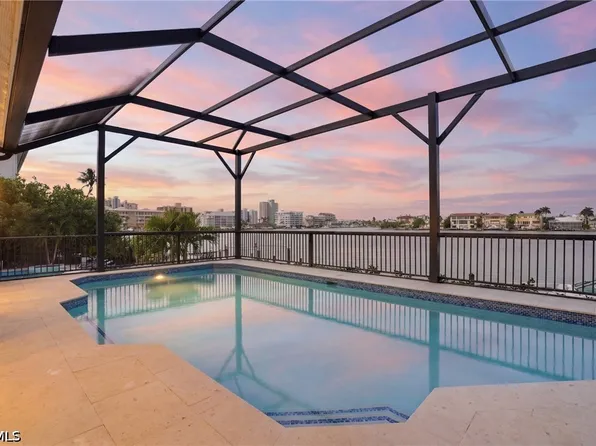 325 Oak Ave, Naples, FL 34108