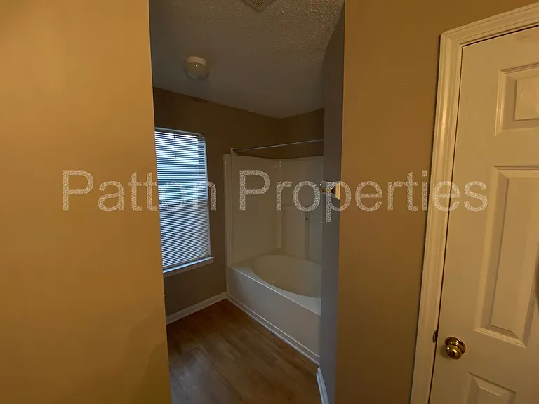 214 Elders Pond Dr — Photo 10