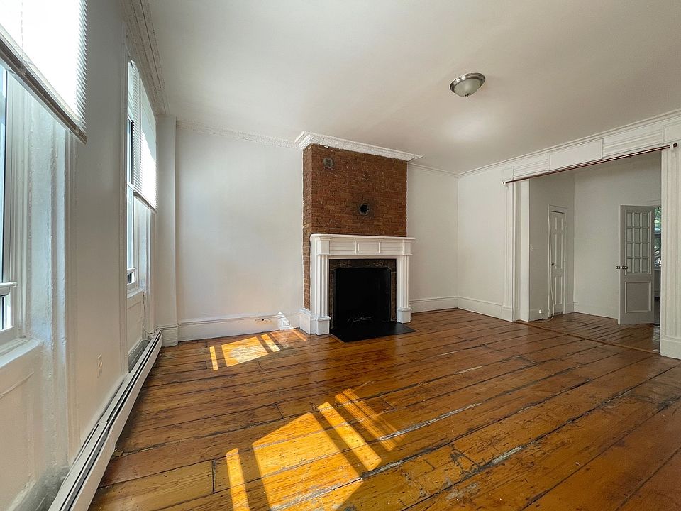 1st image of 512 Hudson St #1