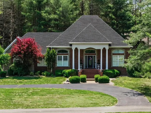 11 Whispering Pine Ln, Scottsville, KY 42164