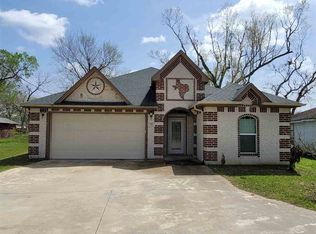 116 Sycamore St, Port Neches, TX 77651