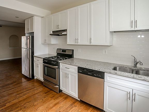 5th image of 1815 W Leland Ave #1A