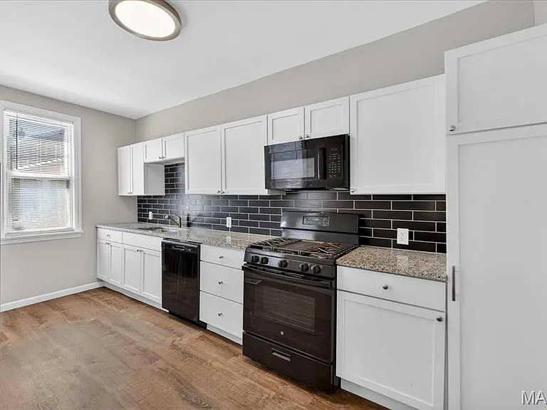 6118 Vermont Ave — Photo 9