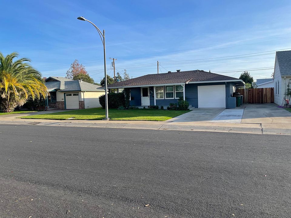 Nice front porch, great location & neighborhood