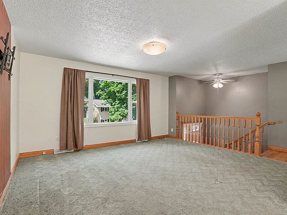 4th image of 2874 Meadow Wood Dr