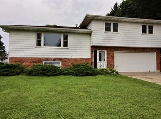 325 N Perry Pkwy, Oregon, WI 53575