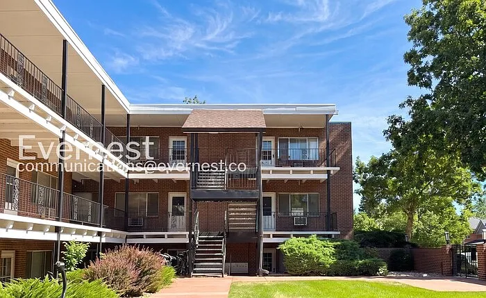 301 Peterson St #106 — Photo 1