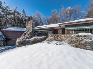 7 Sunset Dr, Danbury, CT 06811