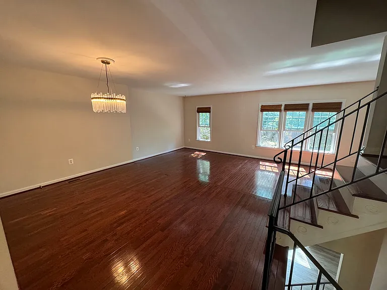 8985 Omega Ct — Photo 2
