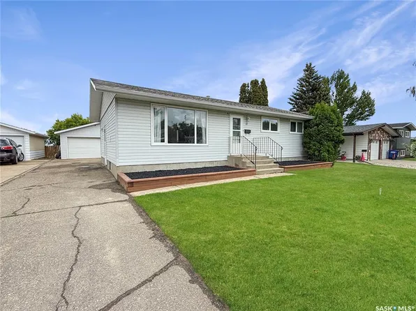 11 Hayward PLACE, Swift Current, SK S9H 3Z9