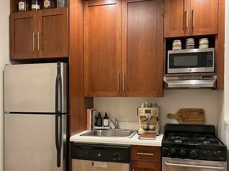 1680 York Ave #4C — Photo 2