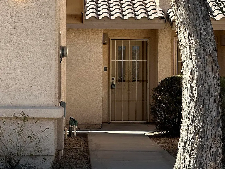 3090 S Ragen Dr — Photo 2