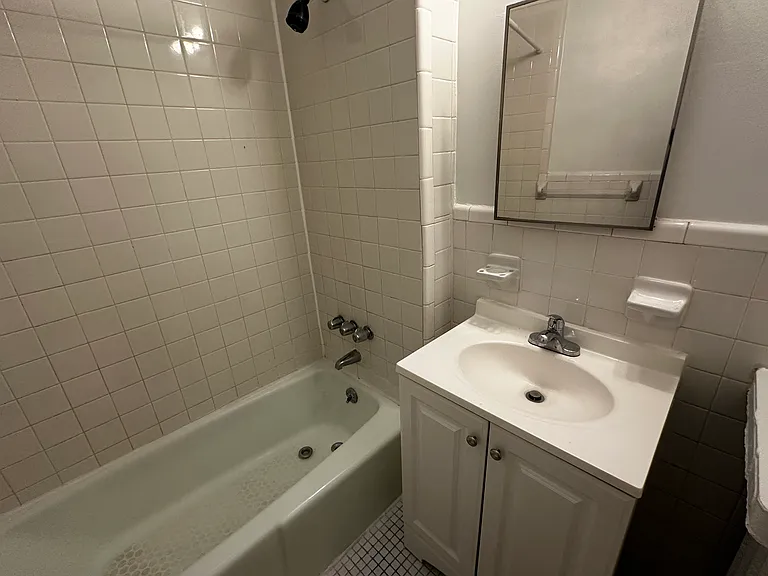 4414 Reservoir Rd NW — Photo 22