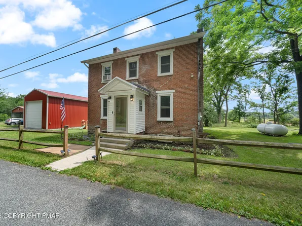 2229 Smith Rd, Stroudsburg, PA 18360