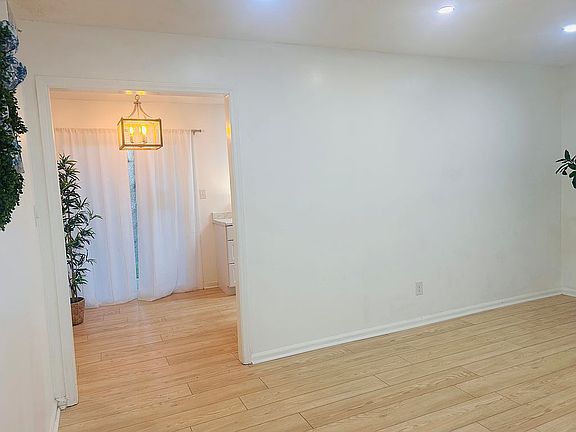 5th image of 204 Northpoint Ave Unit C