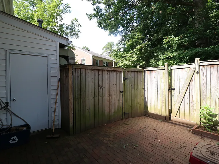 748 Azalea Dr — Photo 22