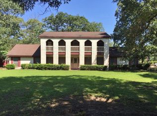 205 Chimney Rock Rd, Lufkin, TX 75904