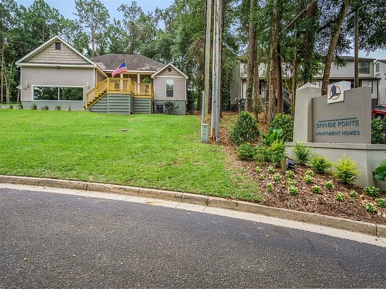 Grande Pointe — Photo 10