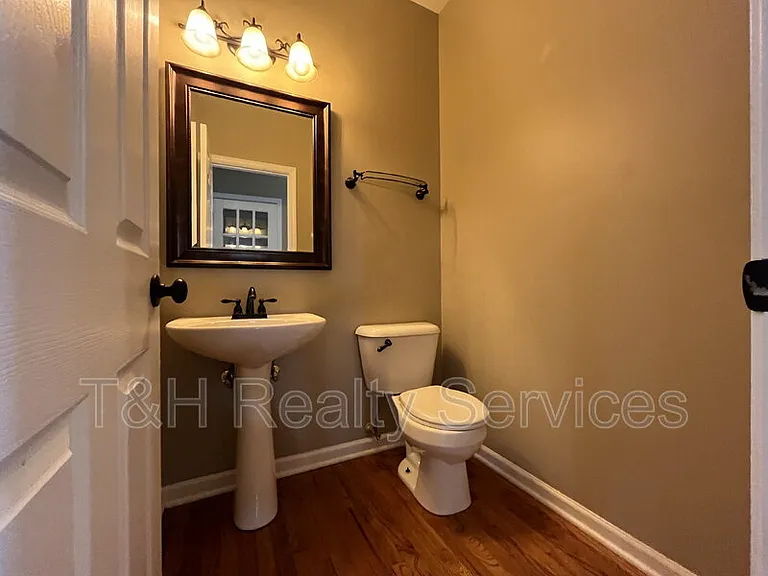 11451 Sutton Place Dr E — Photo 18