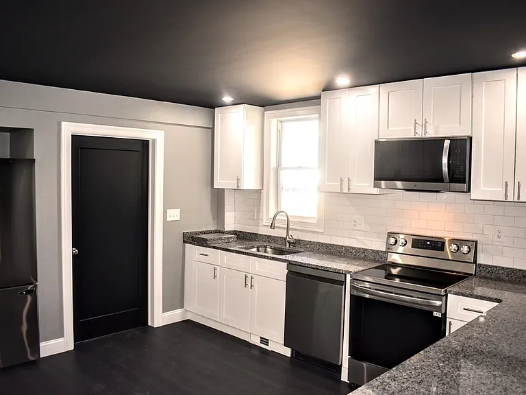 2 Sunnyside St #1 — Photo 7