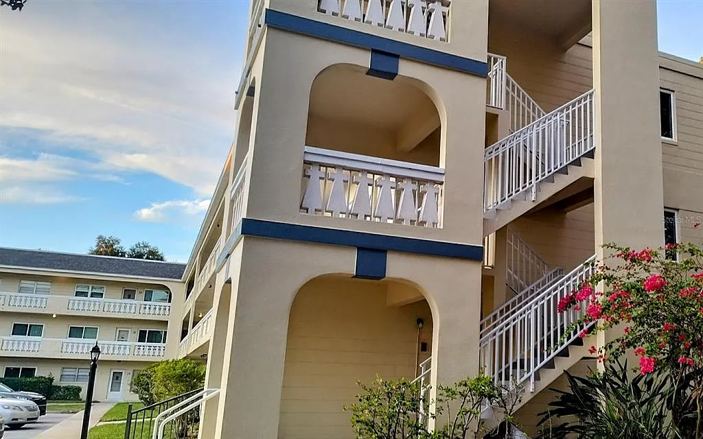 2 bed, 2.0 bath, 1100 sqft, $1,850 — Photo 2