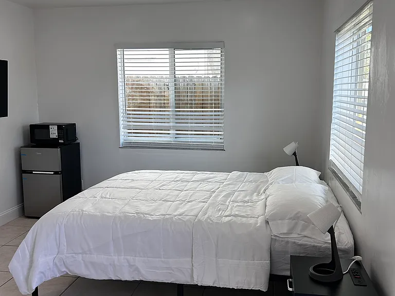 8102 SW 20th St — Photo 4